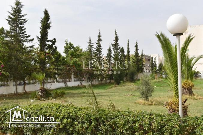 A vendre  un appartement S+3 au 4 éme étage