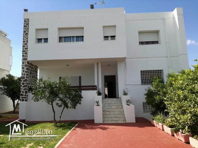 A Vendre Une Belle et Grande Villa