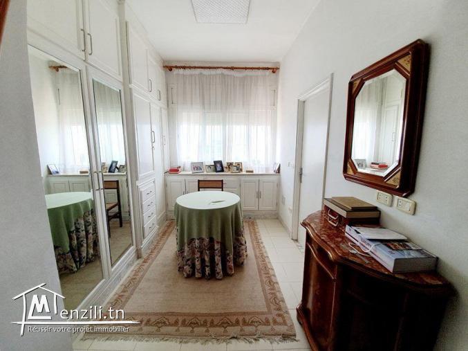 A Vendre Une Belle et Grande Villa