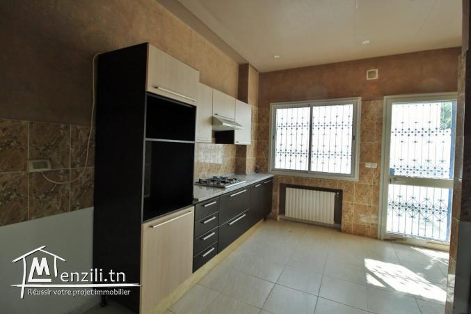 Coquette villa de 200 m2 à Gammarth