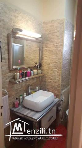 Un bel appartement S+2 à vendre à El Aouina
