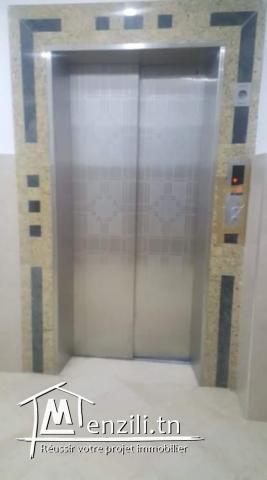 A vendre un appartement très haut standing avec balcon