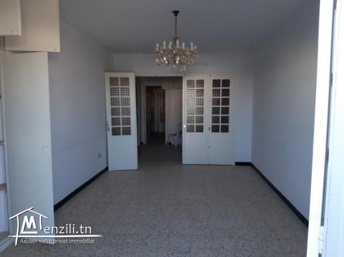 شقة للكراء بطريق العين