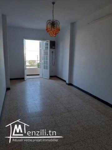 شقة للكراء بطريق العين