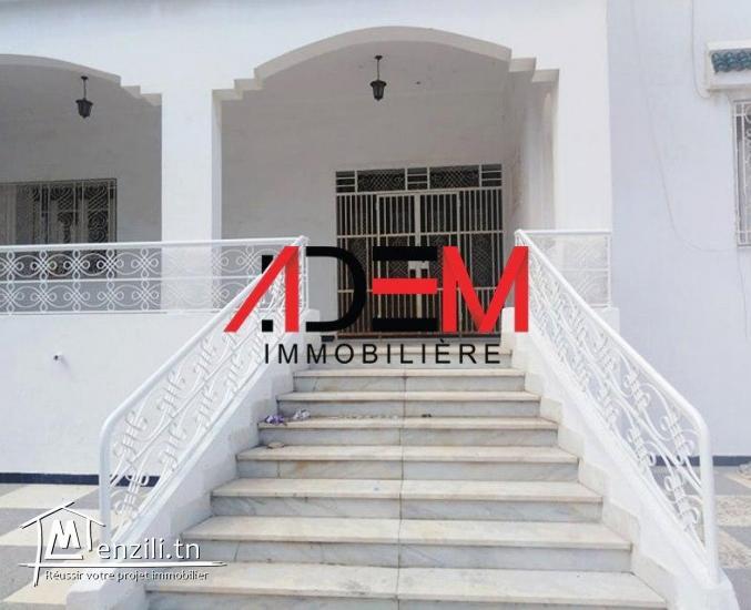 Grande villa sur un terrain de 1235