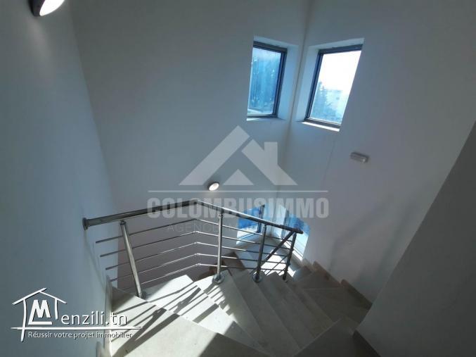 IMMEUBLE DE BUREAU MUTUELLEVILLE