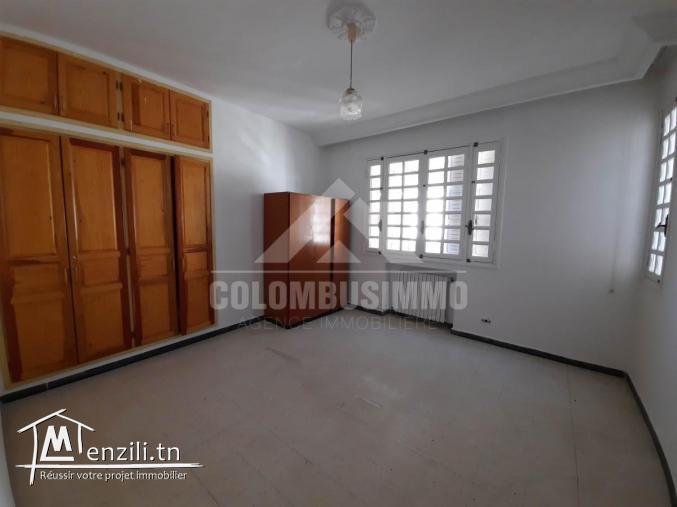 ETAGE DE VILLA NOTRE DAME