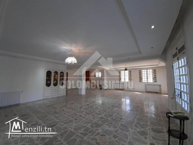 ETAGE DE VILLA NOTRE DAME