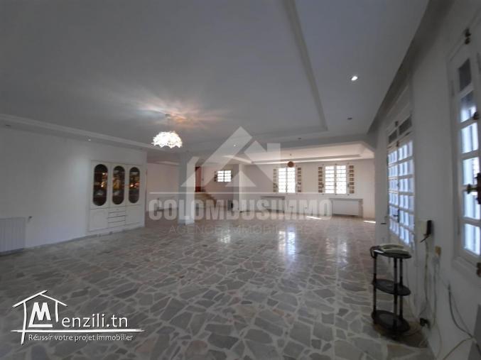 ETAGE DE VILLA NOTRE DAME