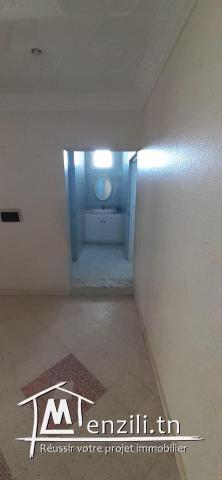 A vendre un spacieux appartement de surface 250 m² à metline bizerte