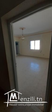A vendre un spacieux appartement de surface 250 m² à metline bizerte