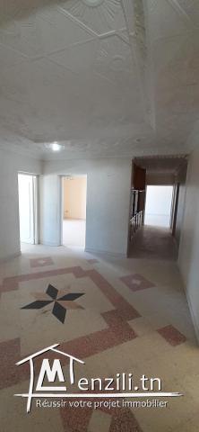 A vendre un spacieux appartement de surface 250 m² à metline bizerte