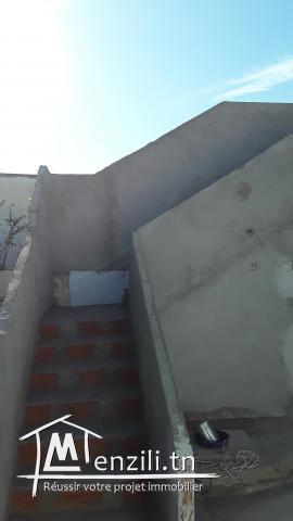 فيلا مع حديقة كبيرة