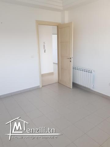 a louer étage de villa s+3 à la soukra