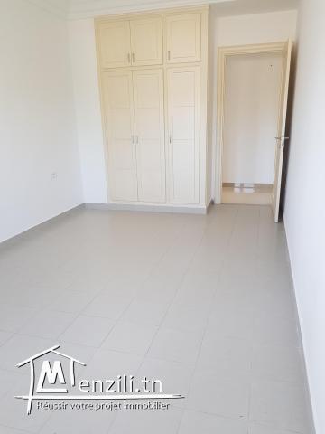 a louer étage de villa s+3 à la soukra