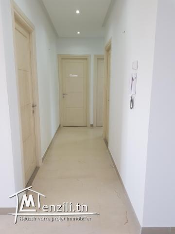 a louer étage de villa s+3 à la soukra