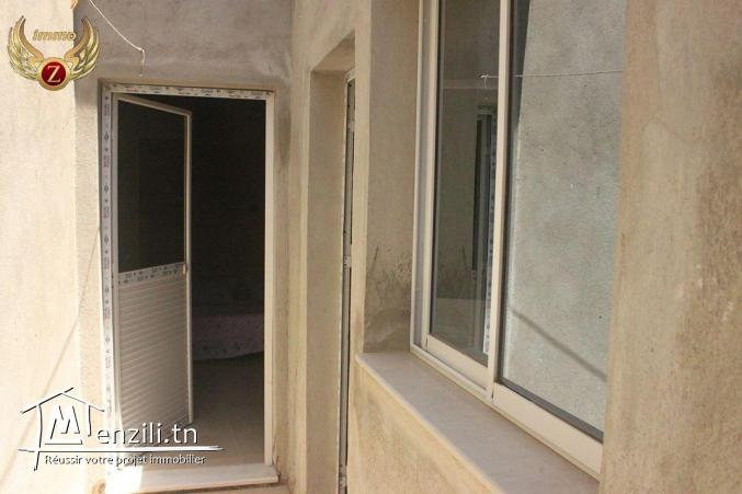 A vendre une maison s+2 deuxième position à la route principal de Kélibia