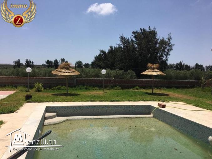 A vendre un terrain de 32450 m²