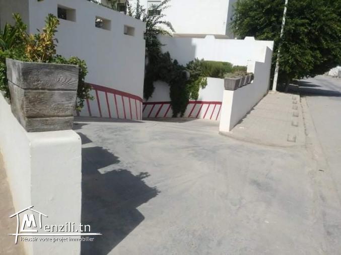 Bureau dans un état impeccable