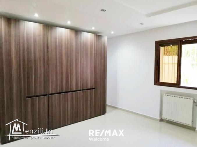 location RDC de villa avec jardin à la Marsa