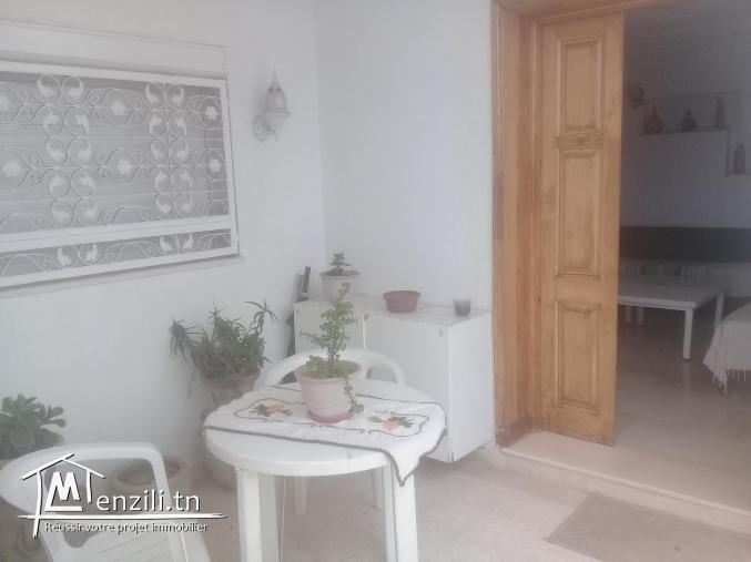 étage de villa au bardo ,entrée indépendante  250 milles dinars contacter le 25 912 060