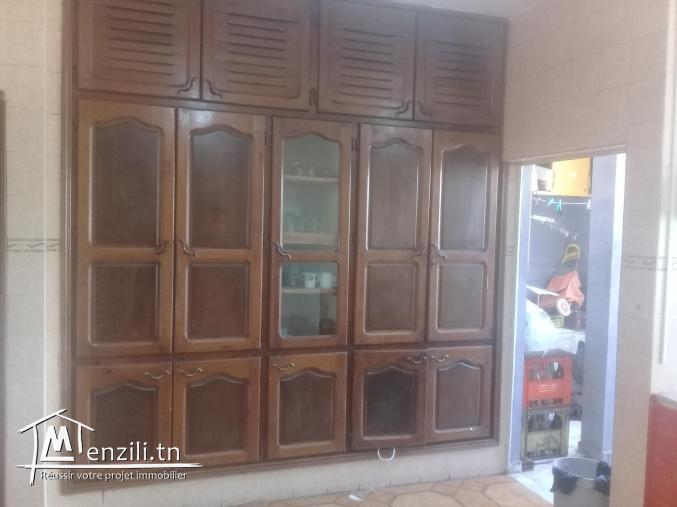 étage de villa au bardo ,entrée indépendante  250 milles dinars contacter le 25 912 060