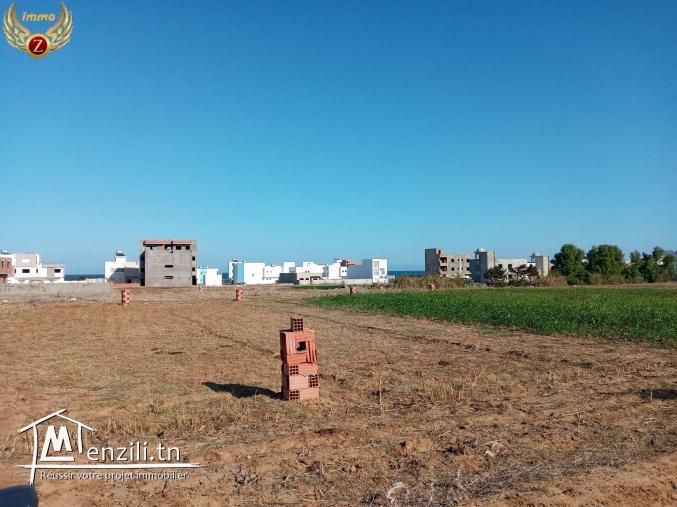 Terrain avec une maison inachevé couvert 100 m² à kerkouane