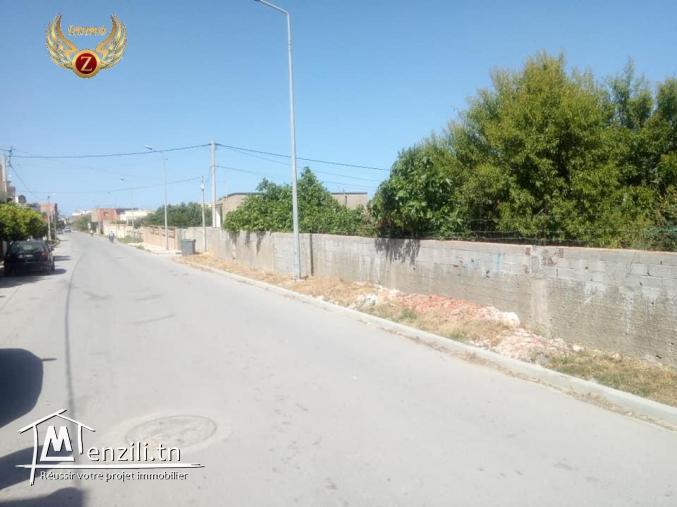 A vendre un terrain de 900 m²