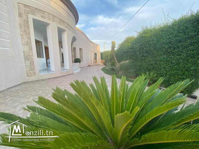 a vendre une jolie villa tres luxieuse à route teniour