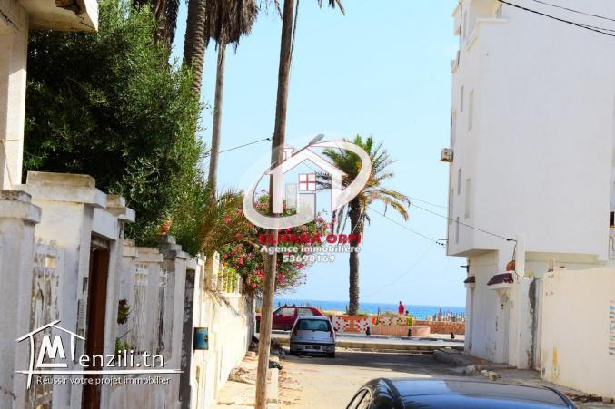 GRAND MAISON SUR DEUX ÉTAGE PROCHE DE LA MER SUR LE CORNICHE DE MAHDIA