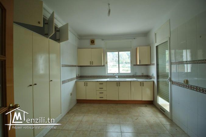 Lumineux appartement avec vue sur la forêt