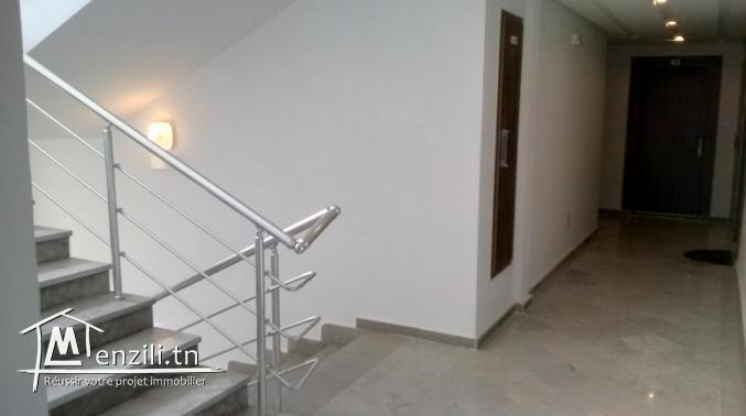 À louer appartement neuf s+2 1er étage à résidence Elyes 2