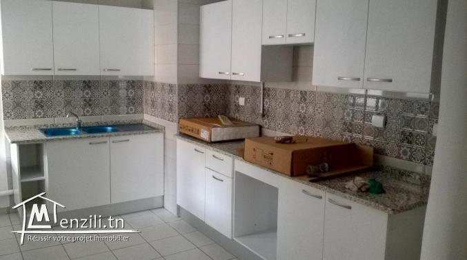 À louer appartement neuf s+2 1er étage à résidence Elyes 2