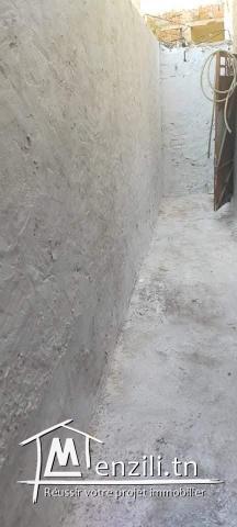 كم2    منزل للبيع.  طريق تونس