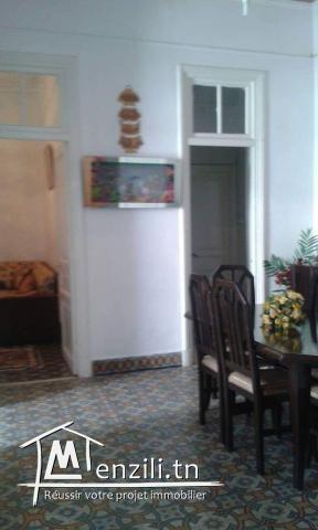 À vendre: Grand appartement en plein centre ville Tunis