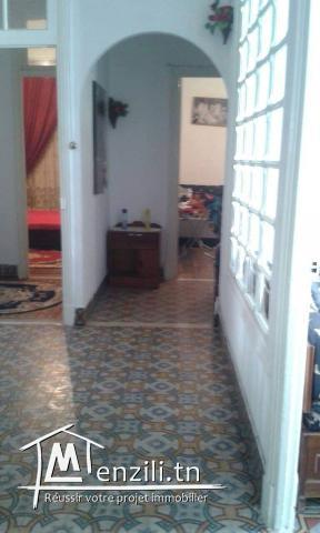 À vendre: Grand appartement en plein centre ville Tunis