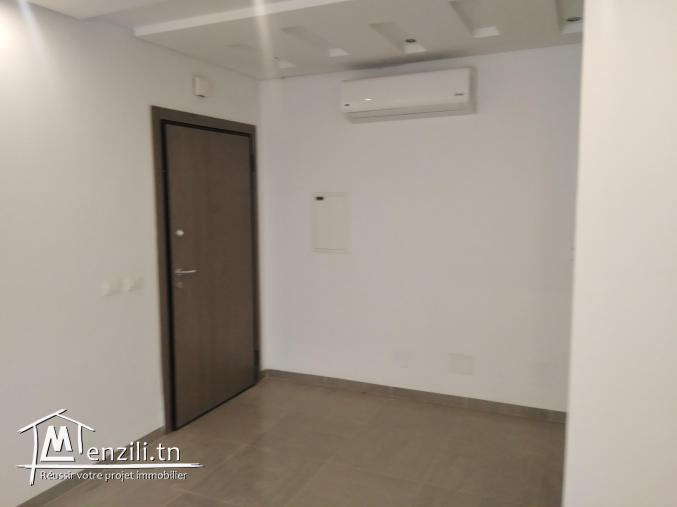 Apparemment Neuf À Louer