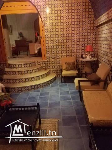 un étage de villa de 217 m2 situé à Bardo