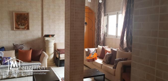 un étage de villa de 217 m2 situé à Bardo