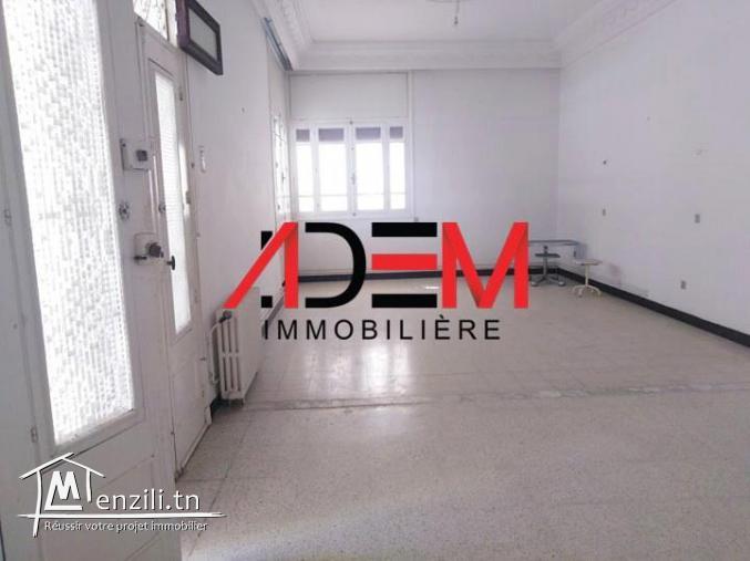 Grande villa bâtie sur un terrain de 1235