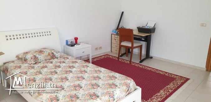 etage villa totalement indépendant bien meublé à louer
