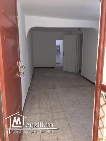 A louer pour USAGE EXCLUSIVEMENT DE BUREAU : Studio S+1 au centre ville de Tunis.