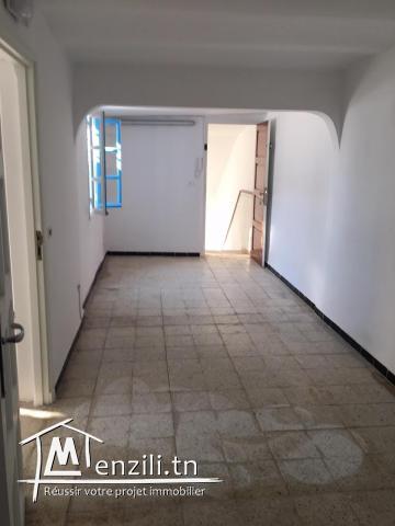 A louer pour USAGE EXCLUSIVEMENT DE BUREAU : Studio S+1 au centre ville de Tunis.