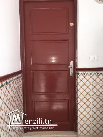 A louer pour USAGE EXCLUSIVEMENT DE BUREAU : Studio S+1 au centre ville de Tunis.