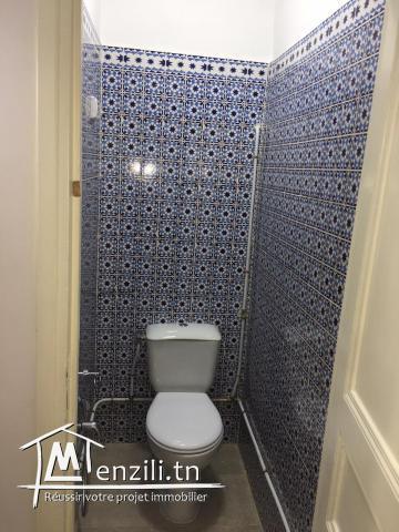 A louer pour USAGE DE BUREAU : Appartement Rénové S+5 au centre ville de Tunis