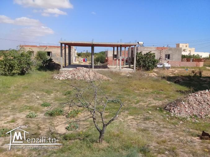 TERRAIN 620M AVEC CARCASSE MAISON 110M