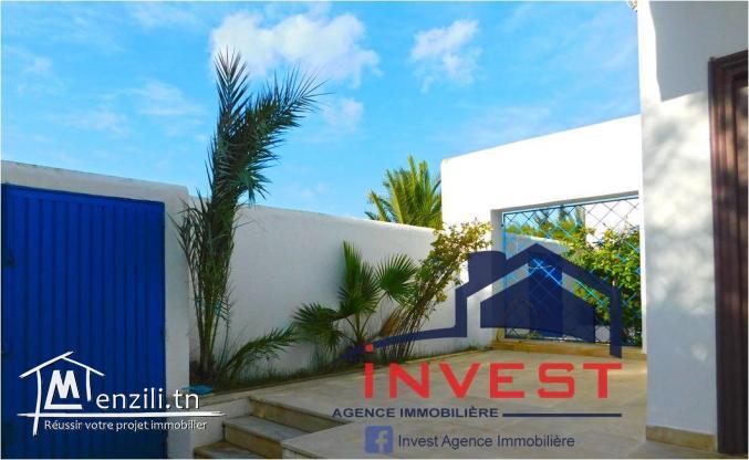 Villa avec jardin en face  Golf Gammarth