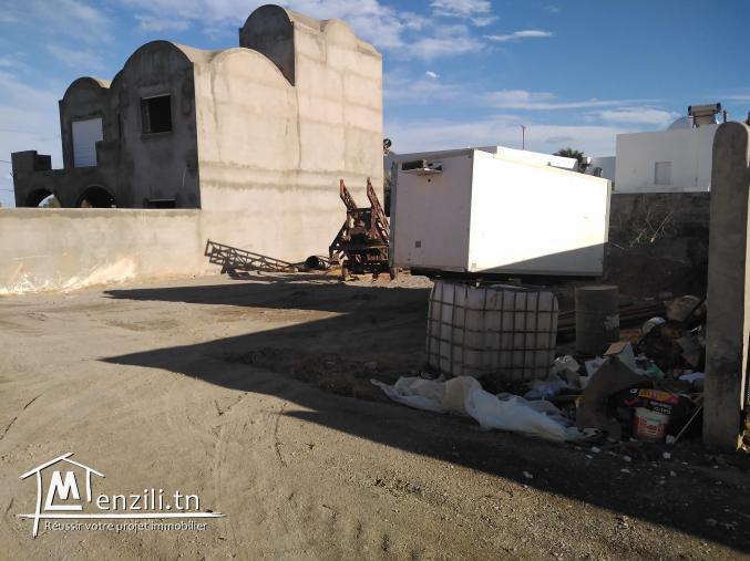 Terrain de 300 m²  à vendre à Kharouba
