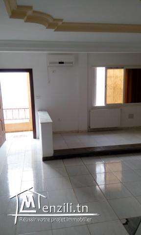 a louer etage de villa menzeh4