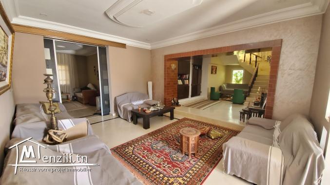 belle villa dans le calme (a 30min du centre-ville Tunis)